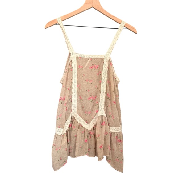 Free People Tops - Free People Floral Beige Sleeveless Top with Lace Trim